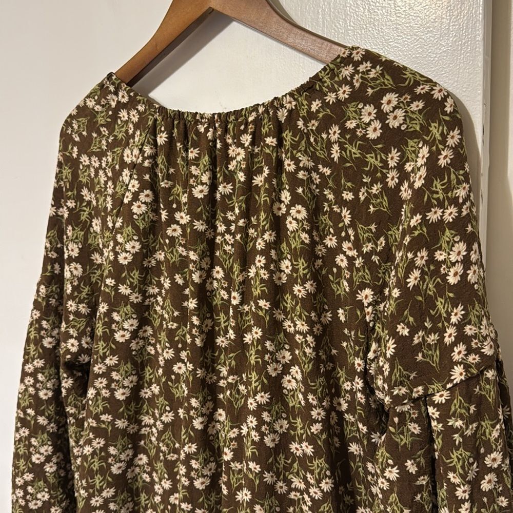 NWT Love Riche Long Sleeve V Neck Floral Dress Ruffle Neutral Women's Medium - Picture 10 of 12